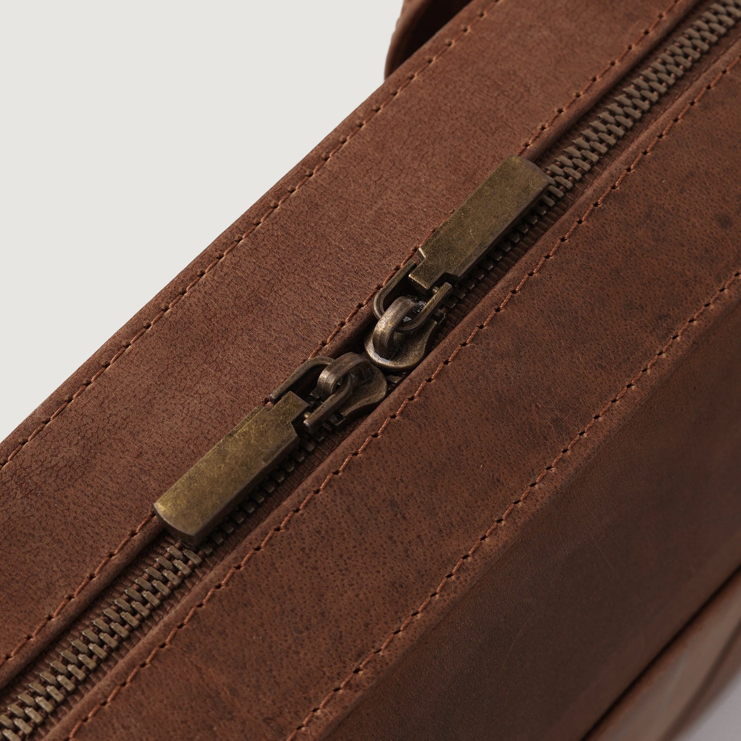 The Captain Vintage Tan Brown Leather