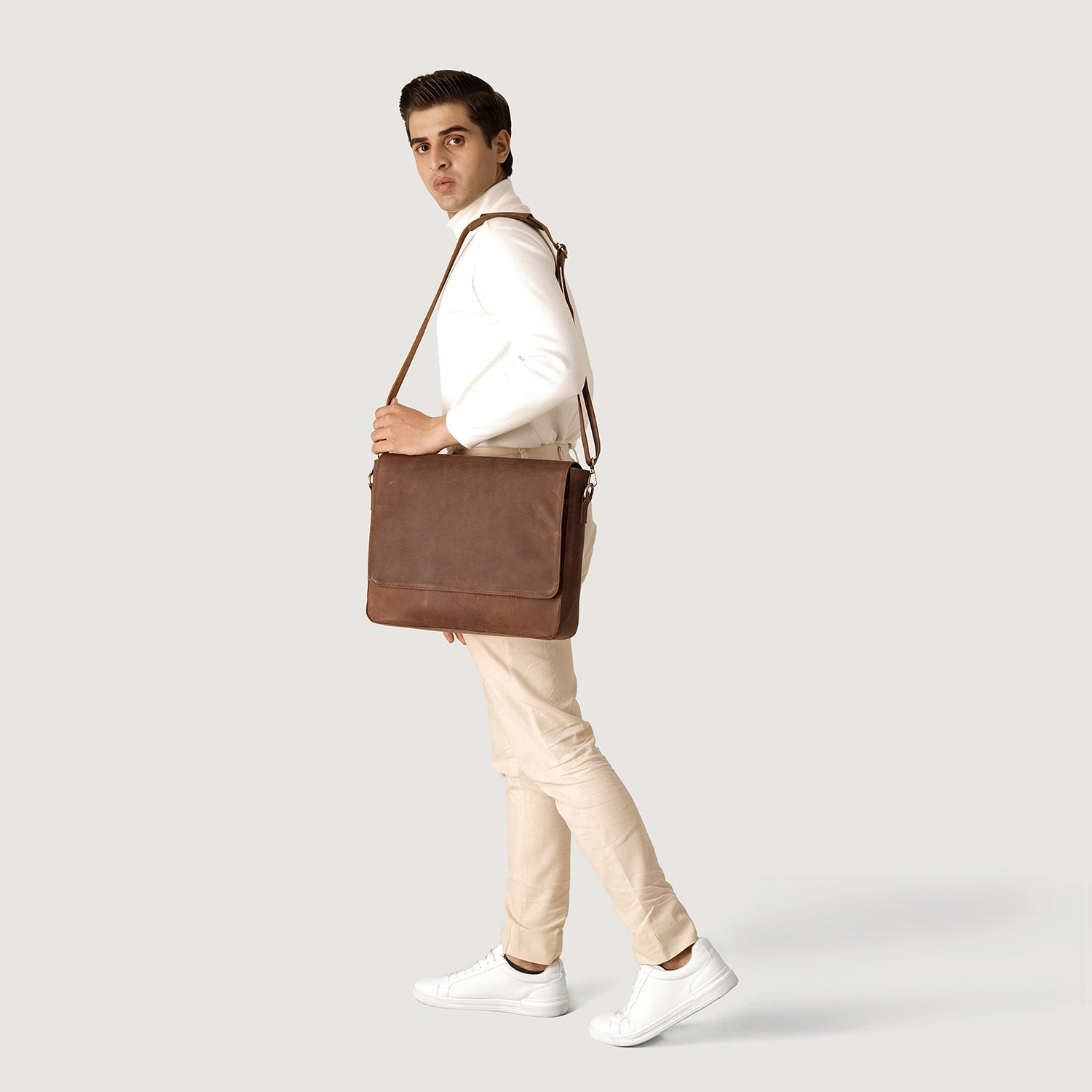 The Carismatico Vintage Tan Brown Leather