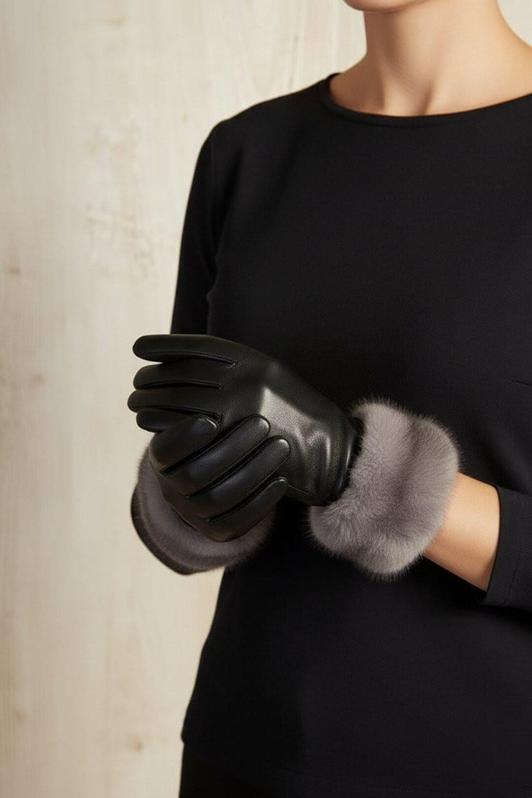 Black sheep leather gloves with grey faux fur cuffs front view